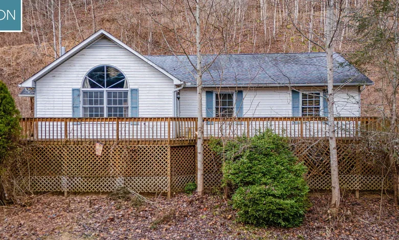 Charming Two-Bedroom Home with Full Bathroom