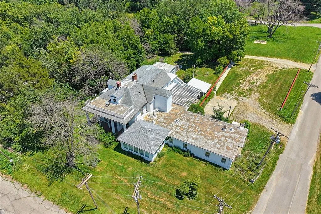 Spacious Princeton Property Full of Character and Potential