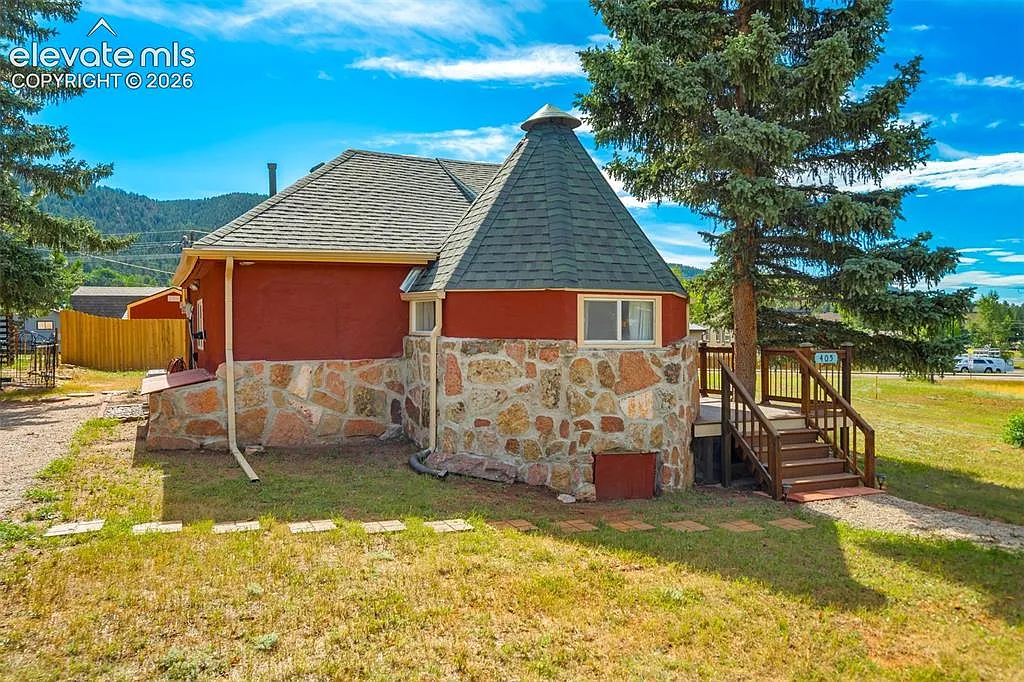 One-of-a-Kind Mountain Cottage in Woodland Park
