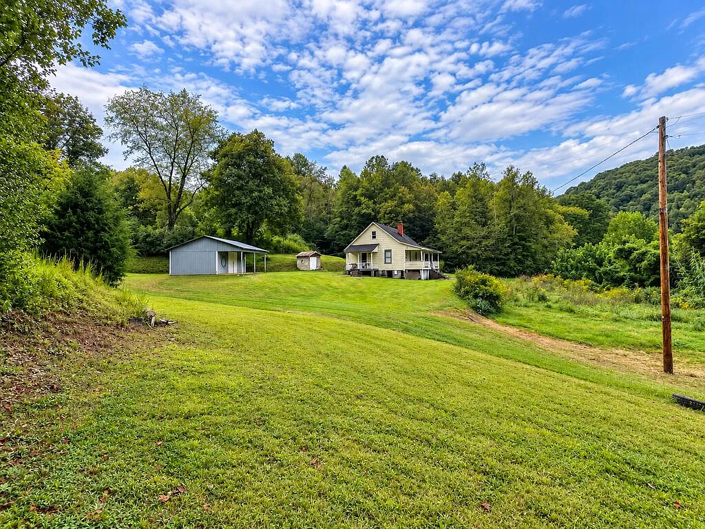 A Forgotten Farmhouse on 96 Beautiful Acres in Kentucky