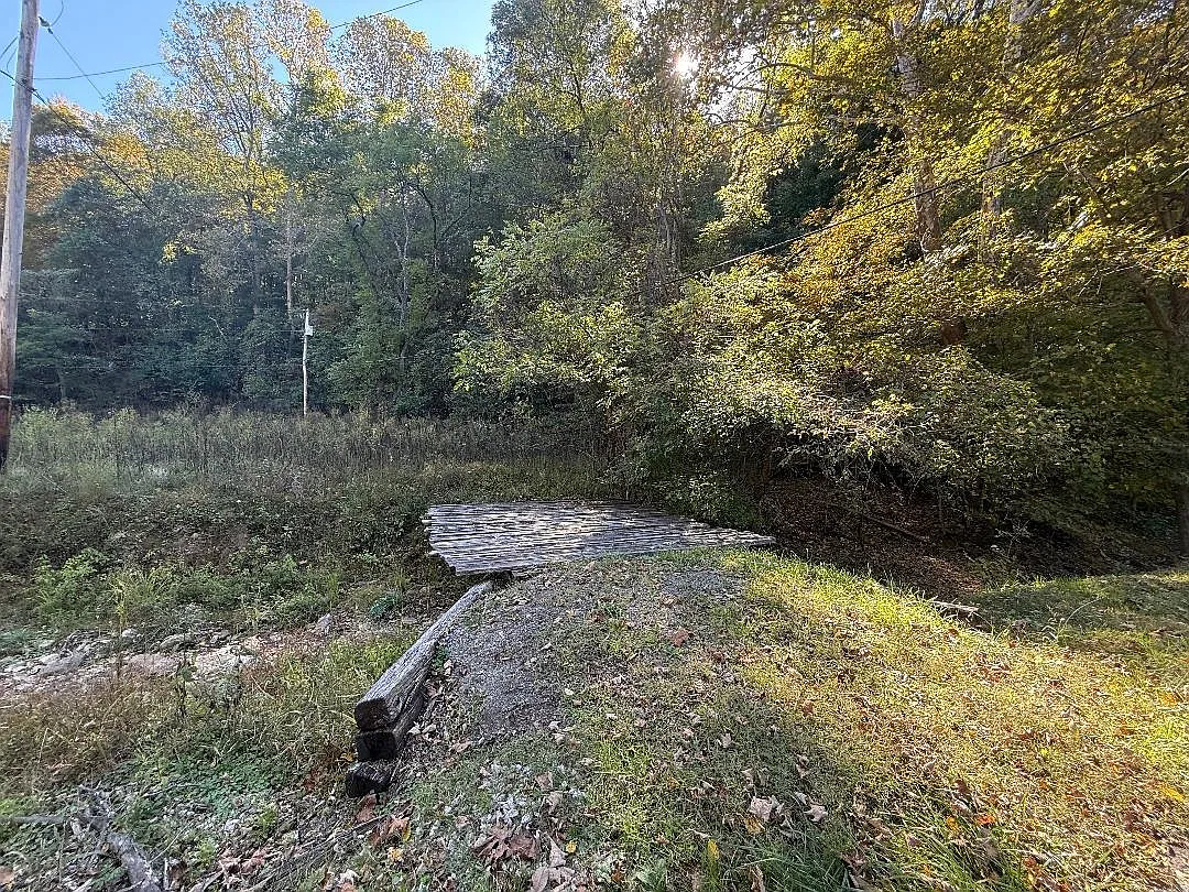 Secluded Wooded Retreat in the Peaceful Countryside of Greenup, Kentucky