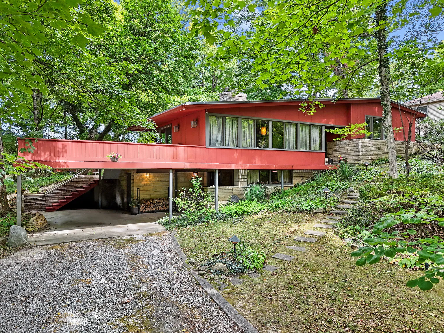 Stunning Mid-Century Modern Gem in Indianapolis, Indiana
