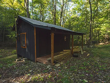 Secluded Mountain Hunting Cabin Surrounded by Woodlands in Indian Valley, Virginia